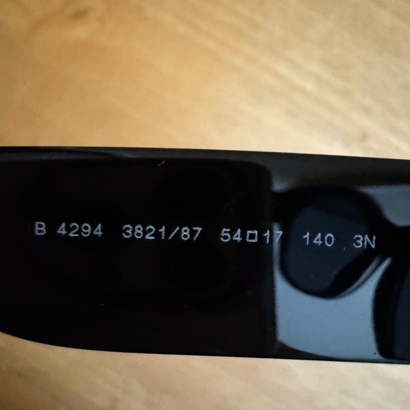 Burberry Red and White Patterned Sunglasses - Picture 9 of 11